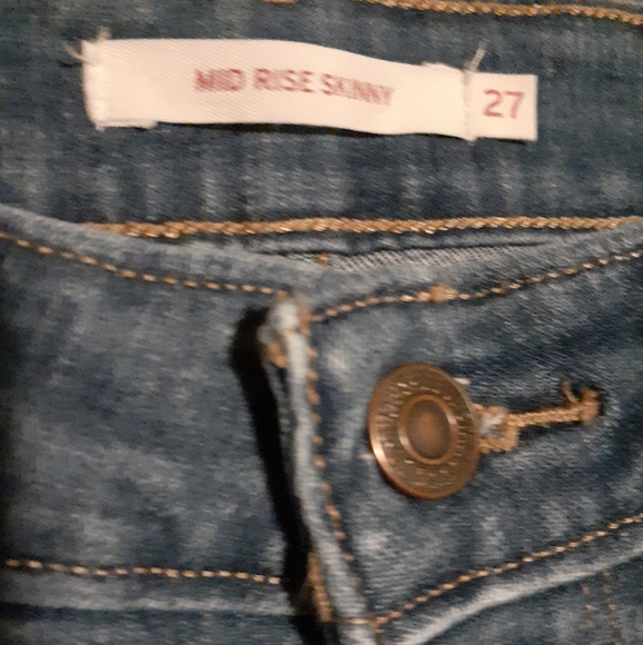 Levis - Picture 4 of 4